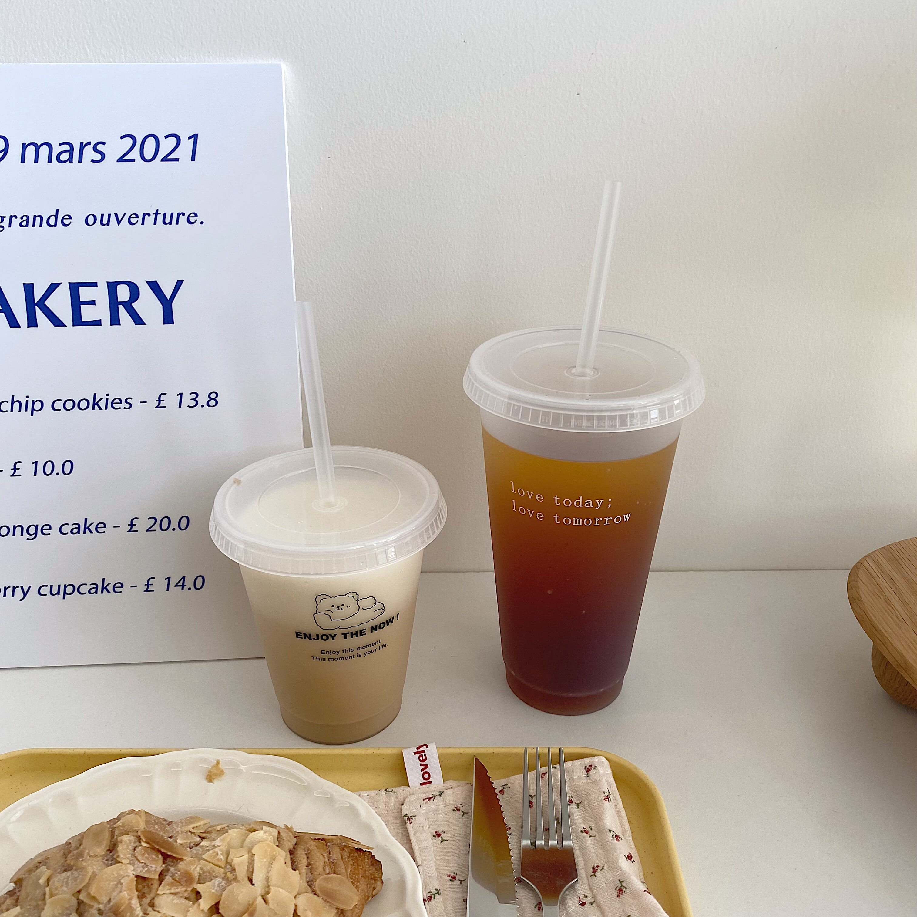 Original (non-disposable) Han Wing in English simple plastic straw cup large capacity water cup coffee cup