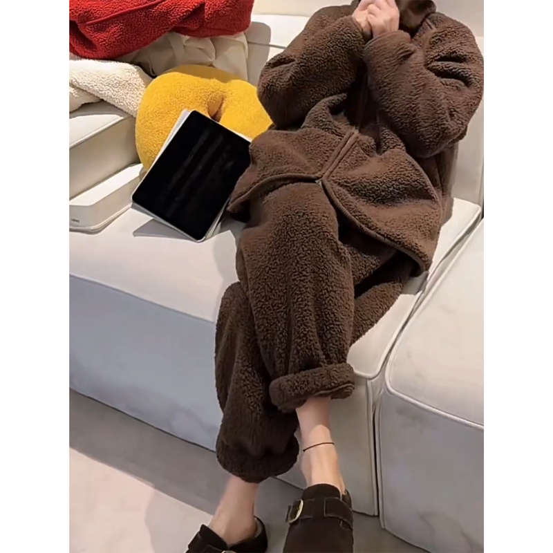 Coral Velvet Hooded Pajamas for Men and Women, New Winter Thickened Warm Home Clothes Set, Loose and Can Be Worn Outside, Two-Piece Set Coral Velvet Hooded Pajamas for Men and Women, New Winter Thickened Warm Home Clothes Set, Loose and Can Be Worn Outside, Two-Piece Set
