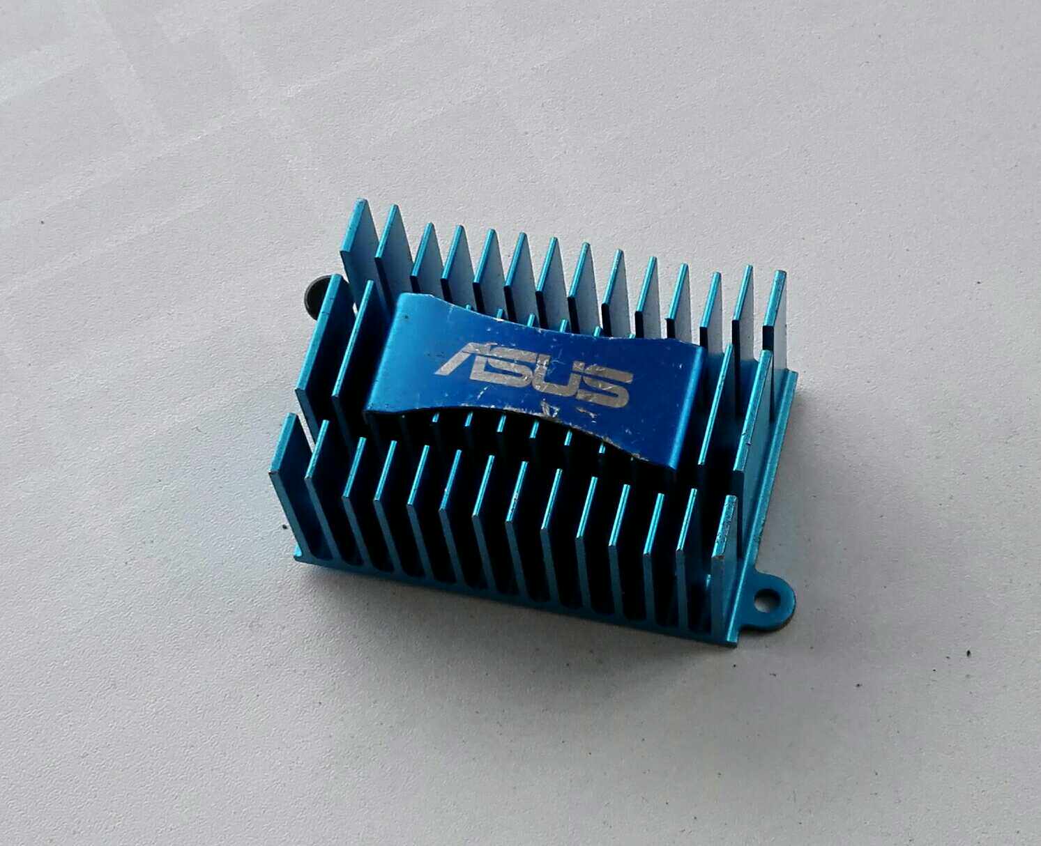 Disassemble ASUS motherboard north bridge radiator hole distance 67MM 134#