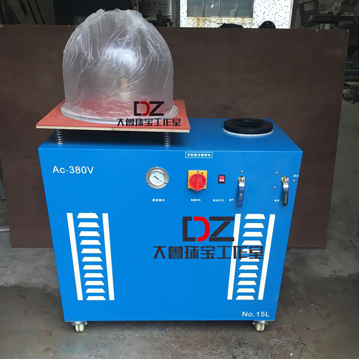 Jewelry casting, vacuum machine, small pouring machine, one-piece suction cable machine (Dazeng Jewelry Studio)