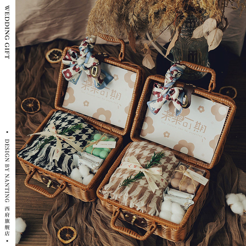 Birthday gift high-end sense girlfriends send girls practical niche heart-wrenching ceremony exquisite Teacher's Day ins gift box