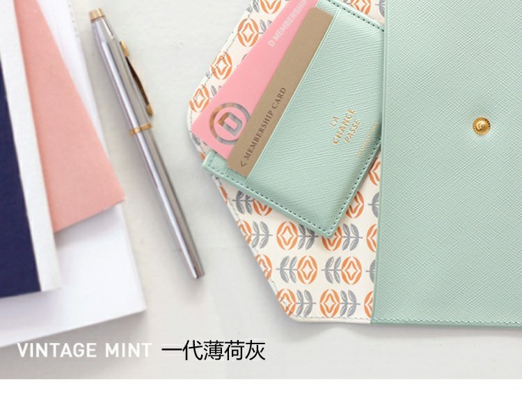 Biểu tượng chính hãng Hàn Quốc đơn giản, bộ thẻ ngân hàng đơn giản, bộ thẻ xe buýt hai mặt siêu mỏng ví coach