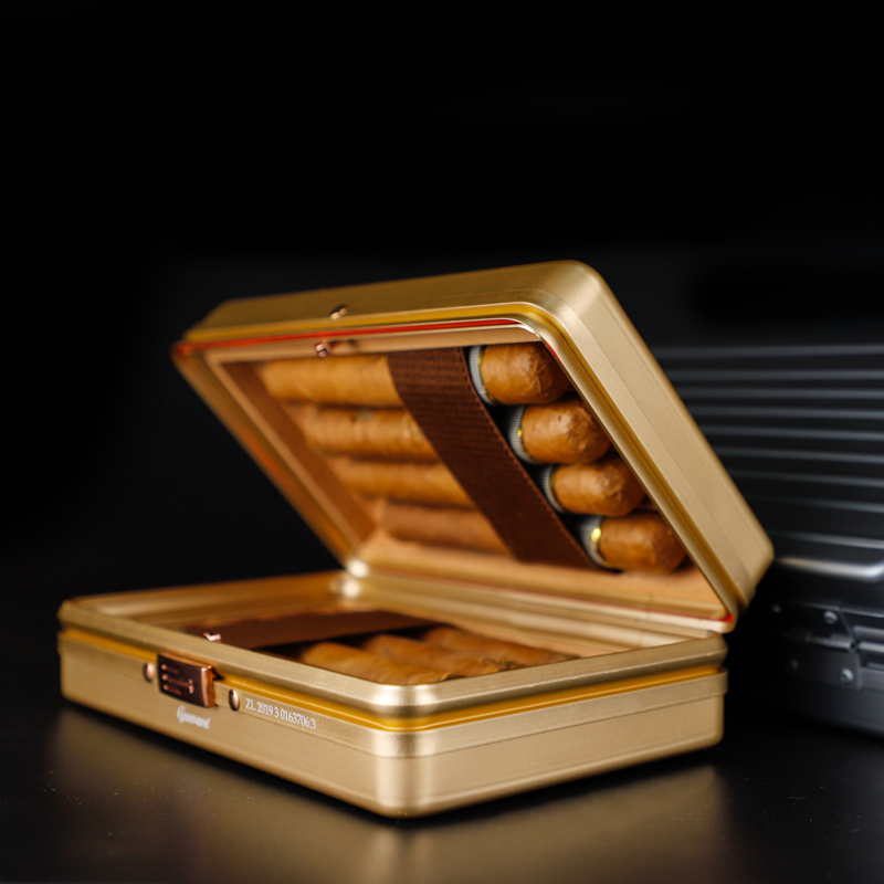 Only High-End, Genuine Cuban Portable Rimowa Cedar Wood Cigar Humidor, Suitable for Business Gifts and Travel Only High-End, Genuine Cuban Portable Rimowa Cedar Wood Cigar Humidor, Suitable for Business Gifts and Travel
