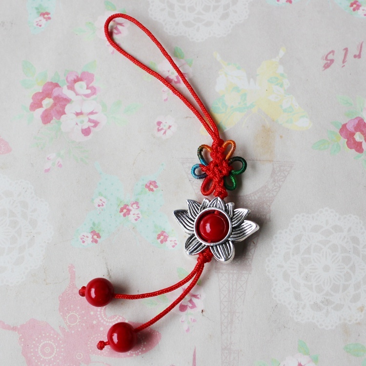 Explosive jewelry Ethnic style Tibetan silver small pendant Buddhist lotus ring Red Chinese knot silk stone mobile phone lanyard G030