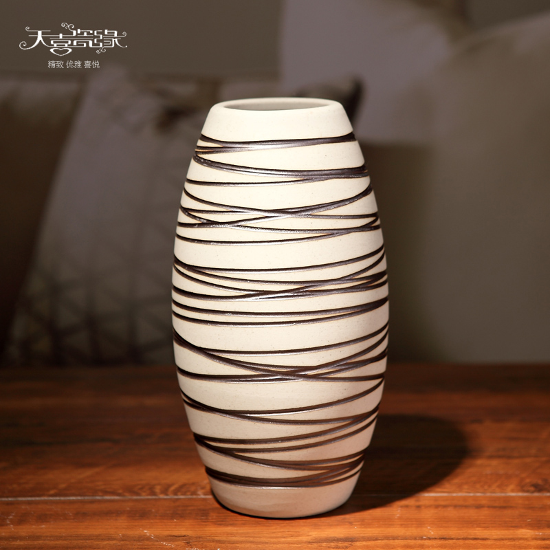 Jingdezhen ceramic vases, three - piece decorations modern creative living room TV cabinet table place flower arrangement