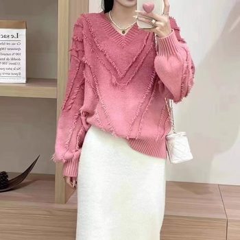 V-neck gradient tassel sweater for women 2025 new autumn and winter lazy style loose slimming temperament age-reducing sweater