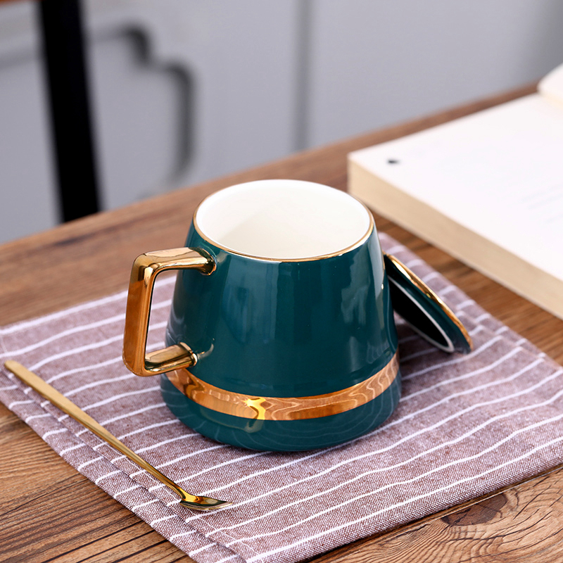 The coffee cups and saucers suit small European - style key-2 luxury spent household ceramics creative keller keller with spoon, cup men and women