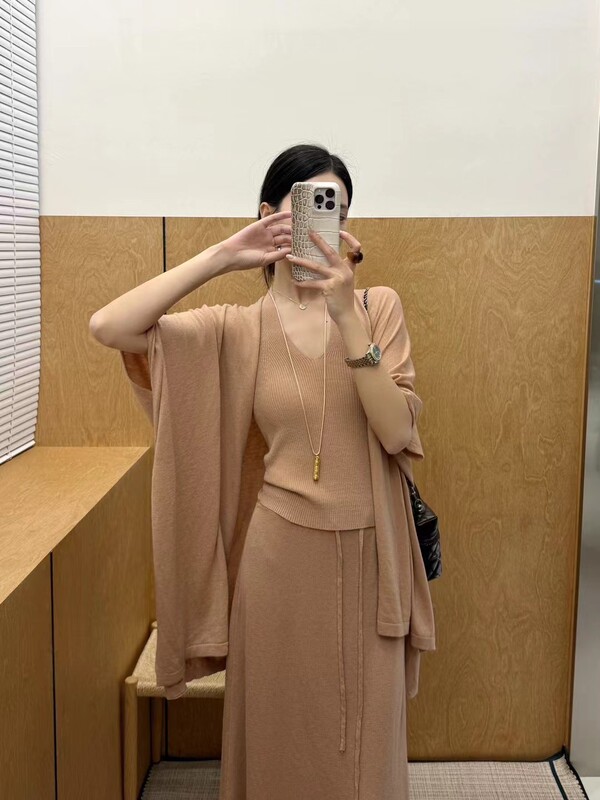 2026 Spring New Knitted Three-Piece Set Slimming Korean Style Cardigan Vest Skirt Three-Piece Set Casual Outfit