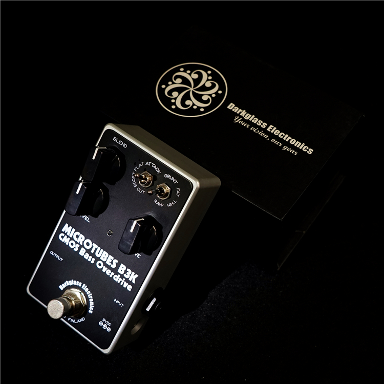 Moon's small bright lyre museum -- Finland-made Douglas Darkglass B3K bass distortion effectors