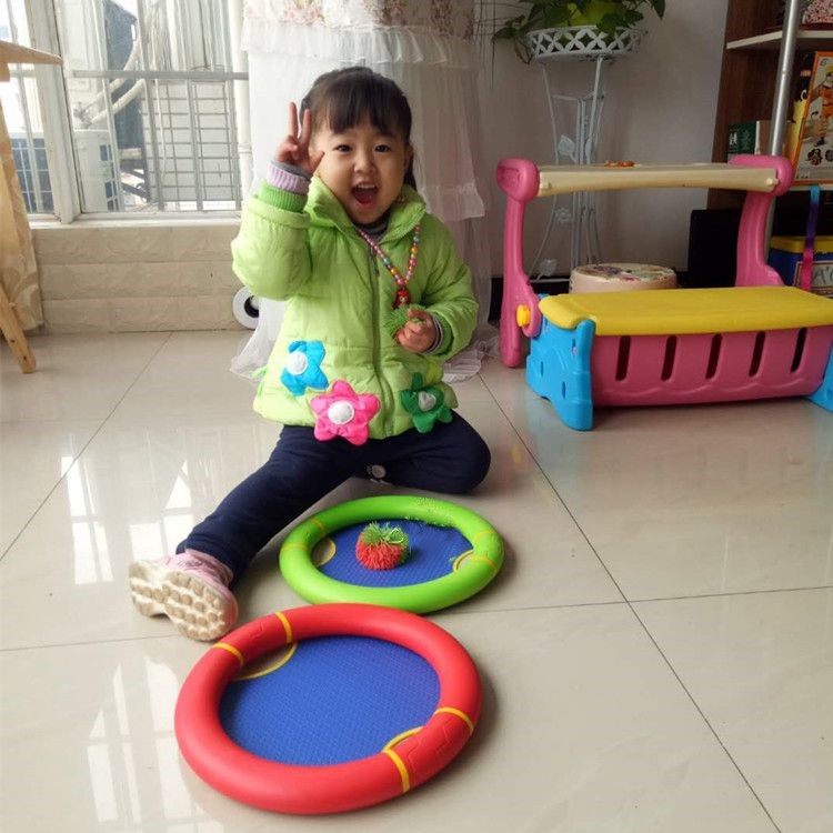 Dazzling Dance Magic Disc Children Flying Disc Slingshots Ring Throwing the ball Indoor sports Magic disc Leica Bouncing Toys