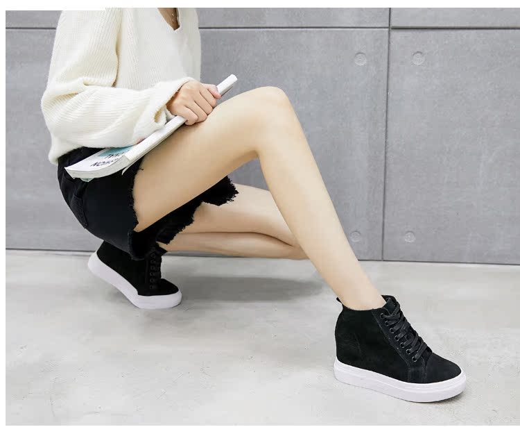 Giày nữ tăng trong mùa thu và mùa đông Nêm 8cm bánh xốp xốp dày đáy hoang dã mỏng thường giày cao nữ giày boot nữ cổ thấp