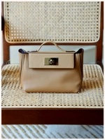 Серебряная пряжка с бисквитом