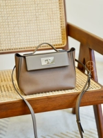 Серебряная пряжка с собакой WIMA