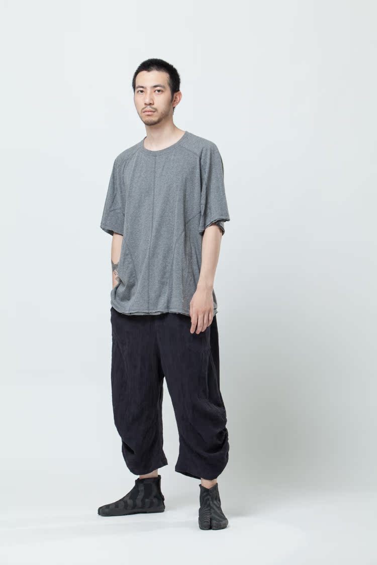z + [infinite not loop] thiết kế ban đầu dệt kim vai cotton tay áo thun tay ngắn [đá bạc] áo ba lỗ nam
