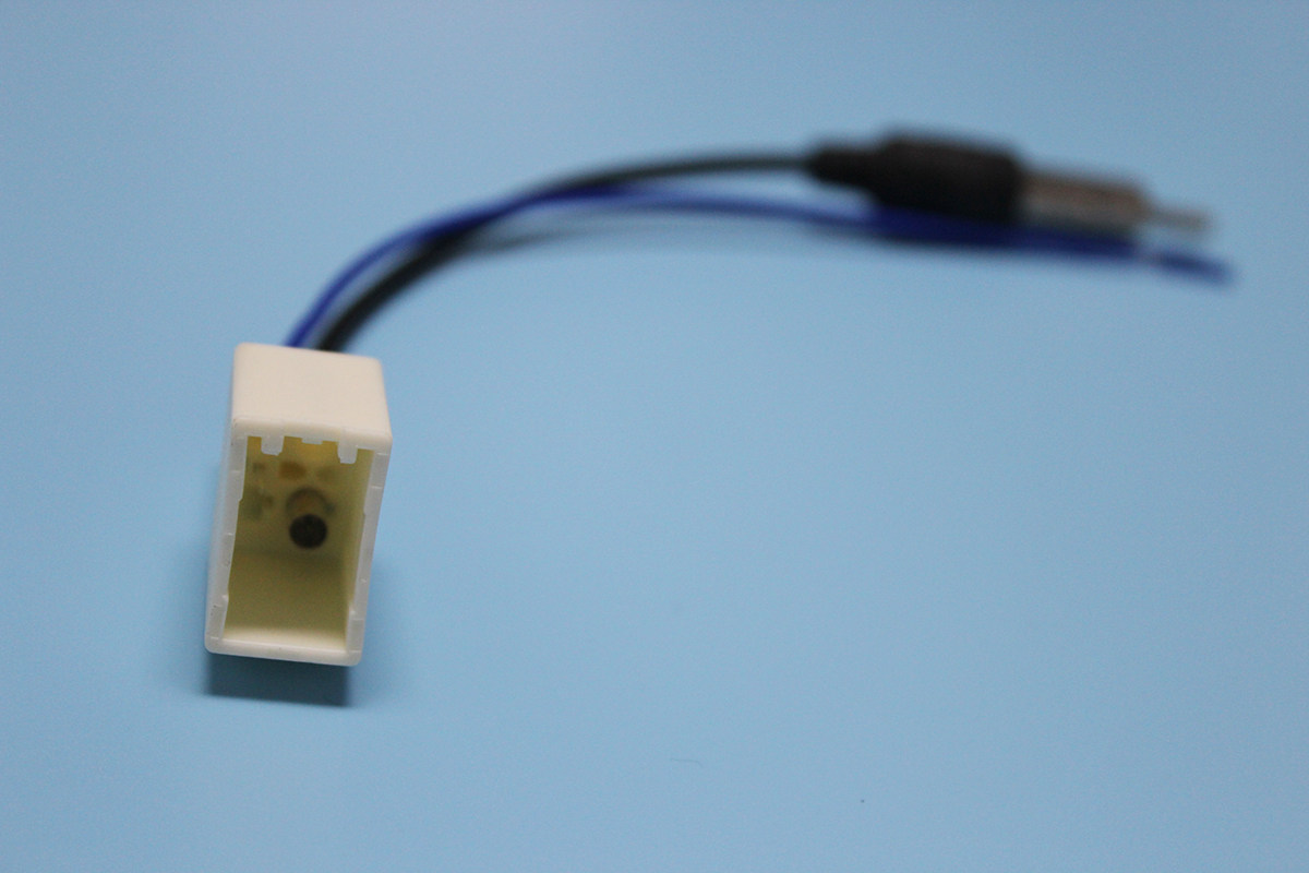 Toyota Series Camry RV4 Highlander Audio Retrofit Navigation DVD Antenna Conversion Line Free Cutting Line Female Plug