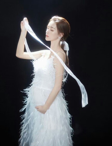 展会新款影楼孕妇拍照写真主题重工羽毛仙吊带裙孕妇照片写真服装