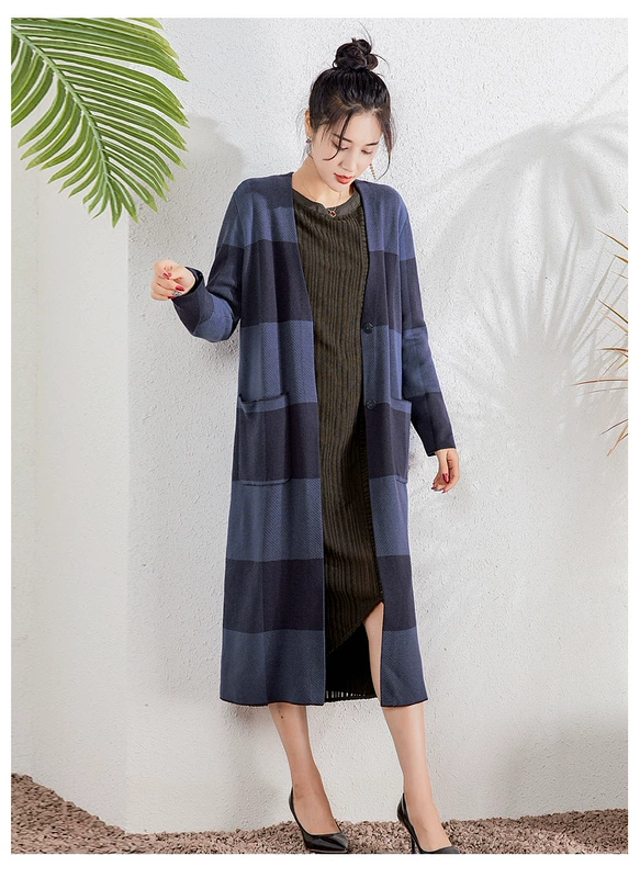 Áo khoác len nữ dệt kim 2019 xuân hè mới giản dị kiểu dáng cardigan giữa Anh dài Z19729E - Cardigan