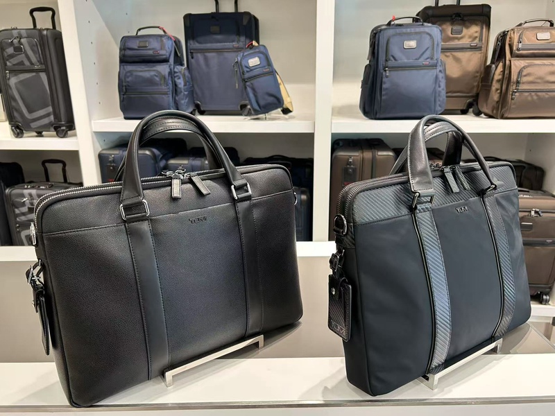 [Nini Is in Canada] I Grabbed the New Lightweight Men's Briefcase from Tumi at a Great Discount