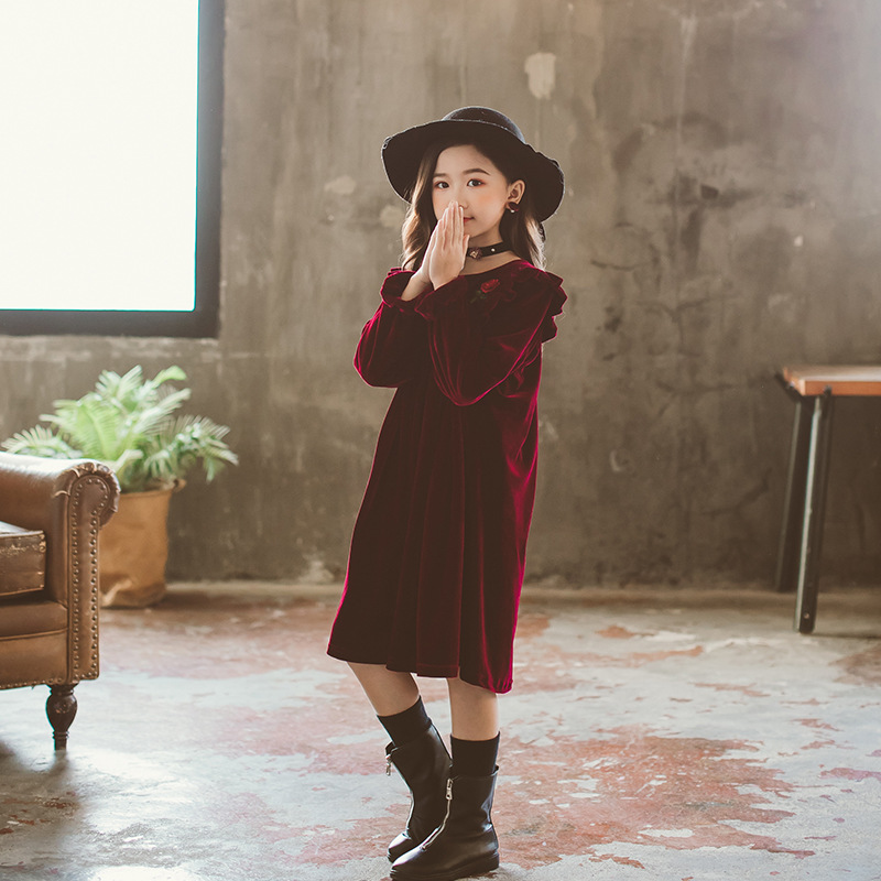 Váy bé gái Hàn Quốc nhung trẻ em màu đỏ rượu vang dạ hội chủ nhà váy dài tay váy mùa thu đông quần áo trẻ sơ sinh