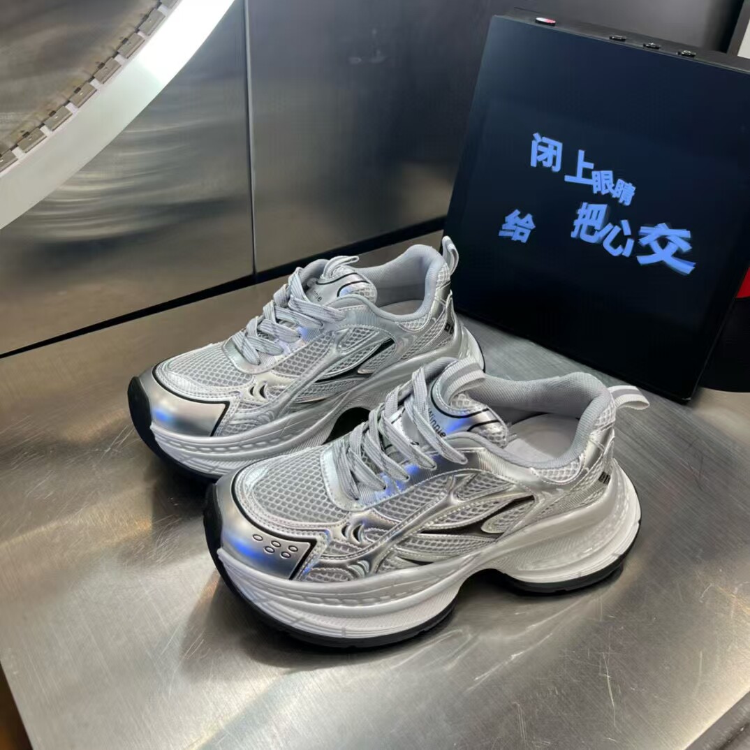 赴约精品女鞋店