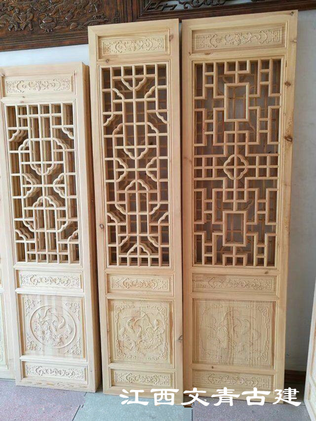 Manufacturer direct sales Jiangxi doors and windows manufacturer Chinese window flower imitation ancient made of old Chinese solid wood carved door new