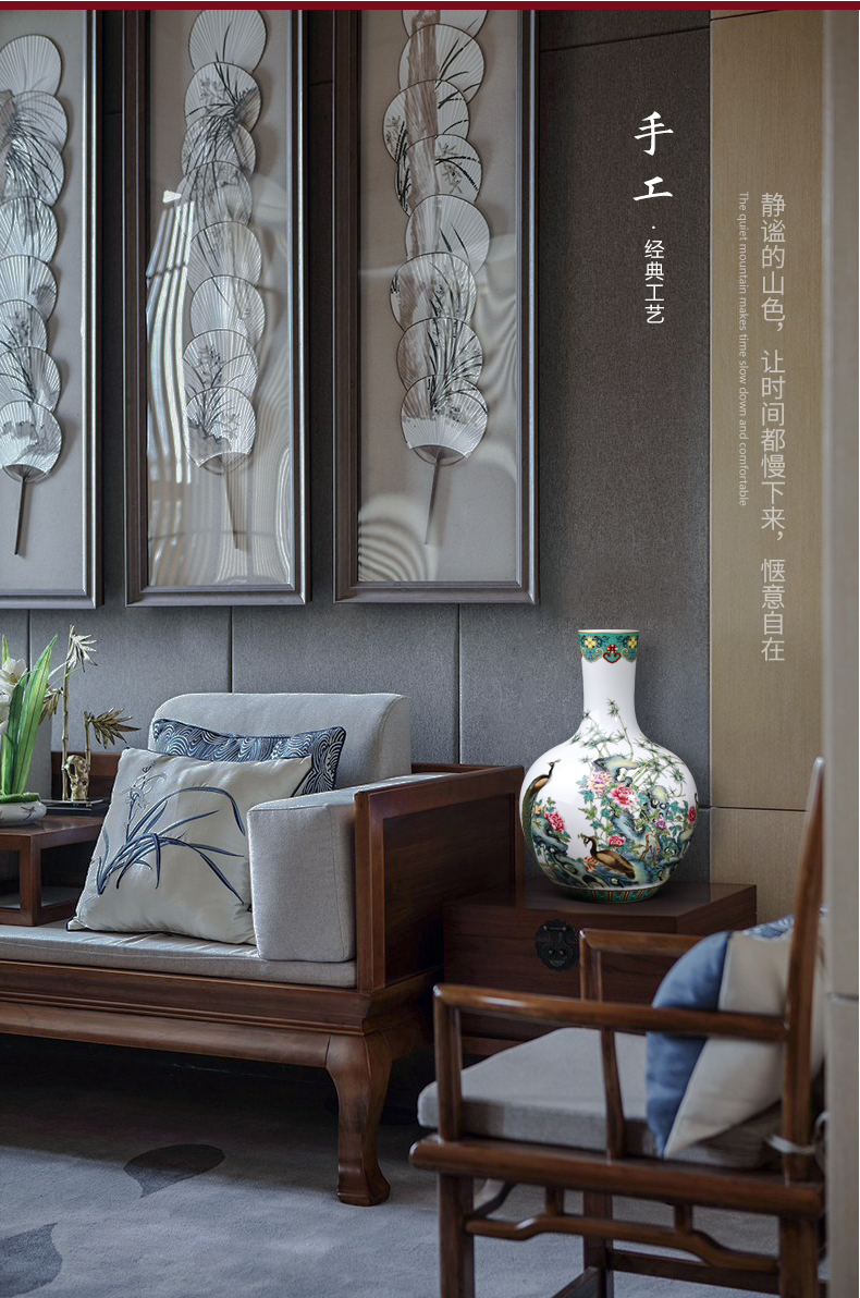 Jingdezhen ceramics archaize peacock figure vase furnishing articles of Chinese style living room home rich ancient frame TV ark, adornment