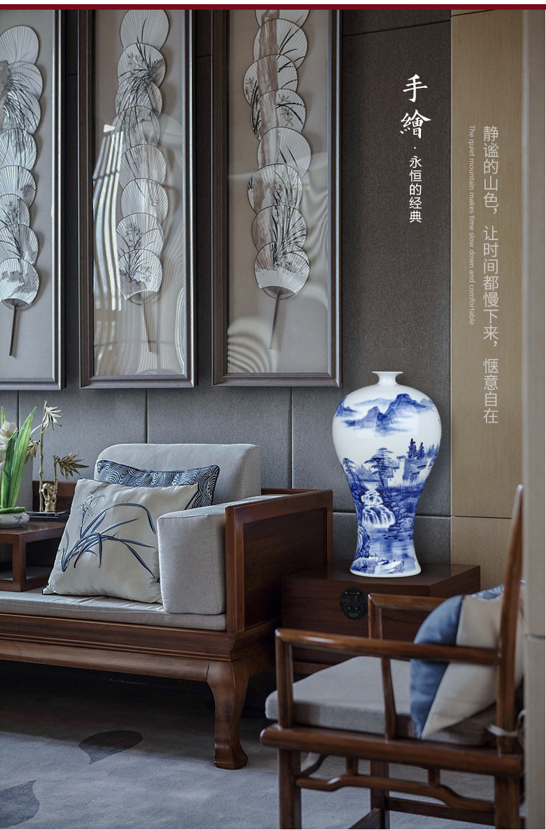 Jingdezhen blue and white porcelain vase landscape painting ceramics furnishing articles Chinese famous hand - made the sitting room TV ark, adornment