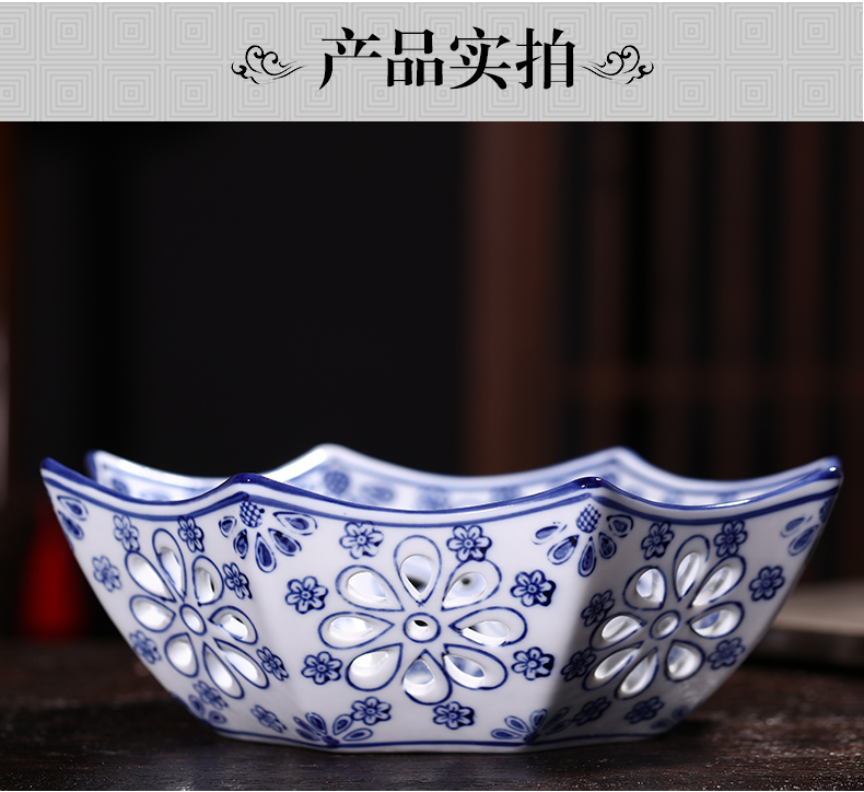 Jingdezhen blue and white porcelain ceramic fruit bowl dried fruit tray was creative modern new Chinese style classical decoration tea table furnishing articles