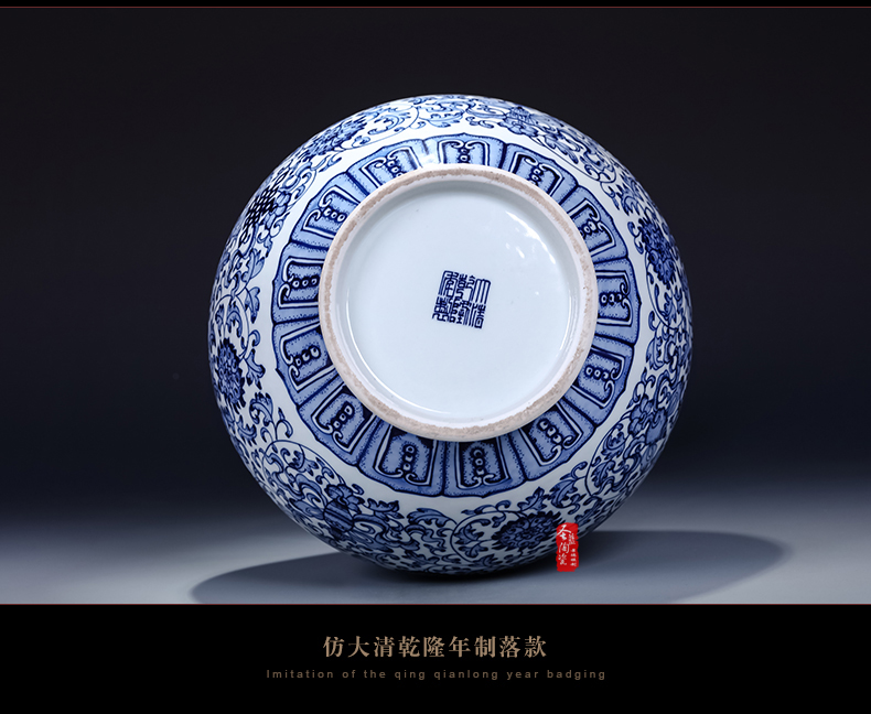 Jingdezhen ceramics imitation the qing qianlong year vases, flower receptacle mesa of antique Chinese blue and white porcelain vase furnishing articles