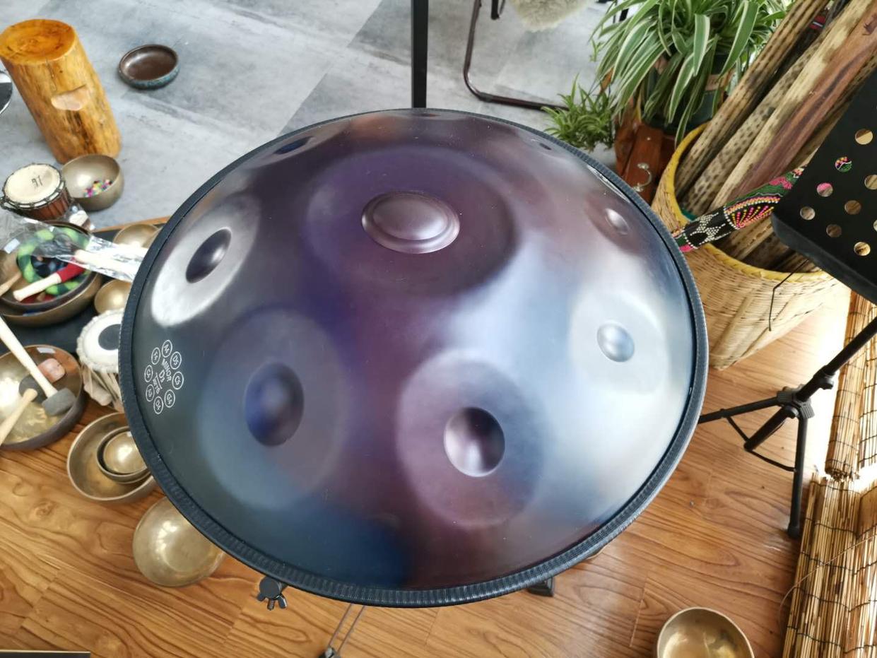 Derry Terre handdisc Handpan Germany imports brand new to cargo moon series D minor transfer spot