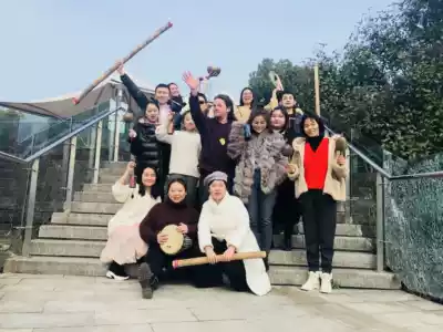 Derreterre German teacher Music Healing course German Thomas teaching sound therapy song bowl tuning fork small