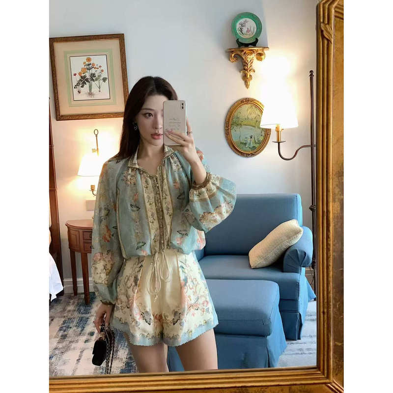 2026 New Holiday Style Australian Niche Print Small Stand-Up Collar Lantern Sleeve Shirt High-Waisted Casual Shorts Set