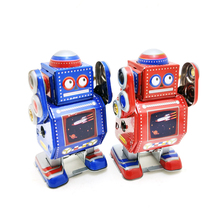 Rare Iron City 80 back nostalgic clockwork Tin Toy Shooting Props Up String Robot Upper Chain Birthday Present