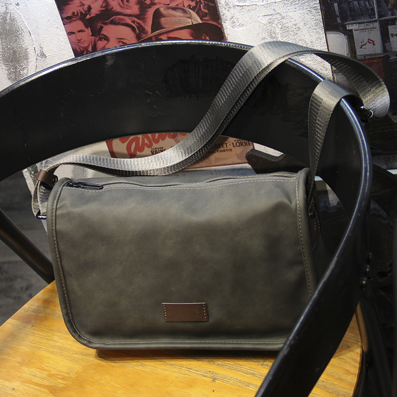 Men's Shoulder Bag, Summer Youth Cycling Crossbody Small Square Bag, Simple and Stylish Messenger Bag with Large Capacity, iPad Bag