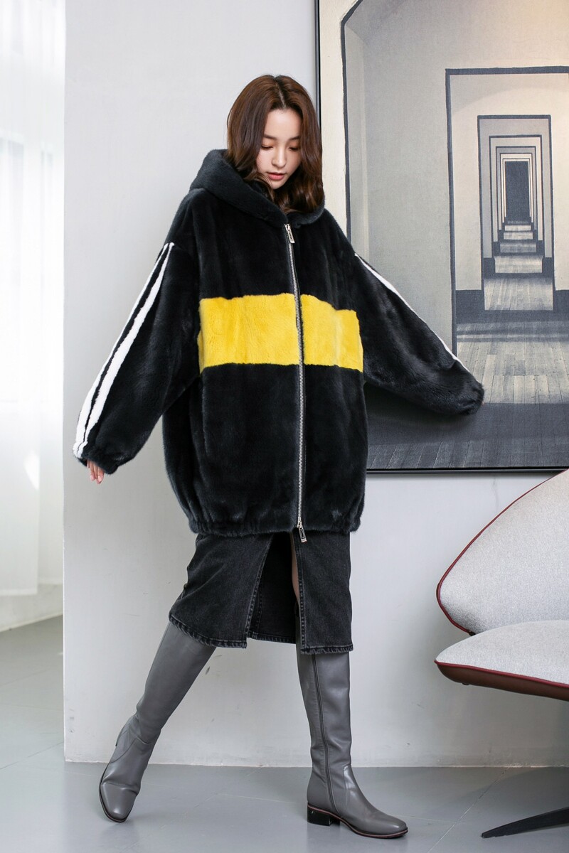 Winter imported velvet mink coat women's whole mink mid-length version young mink fur hooded coat large size