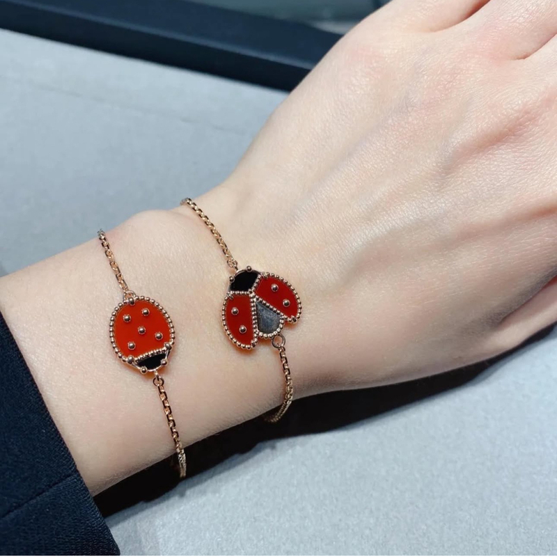 All-Over 18K Gold Ladybug Bracelet for Women, Light Luxury Niche Design with a High-End Feel