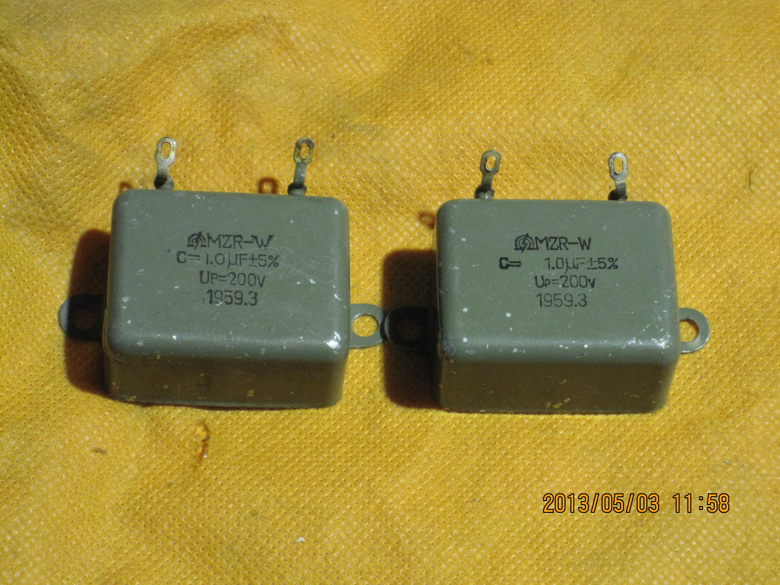 59 years of production of new electrical plate iron shell Paper capacitor MZR-W 1uf 200V as a bile machine