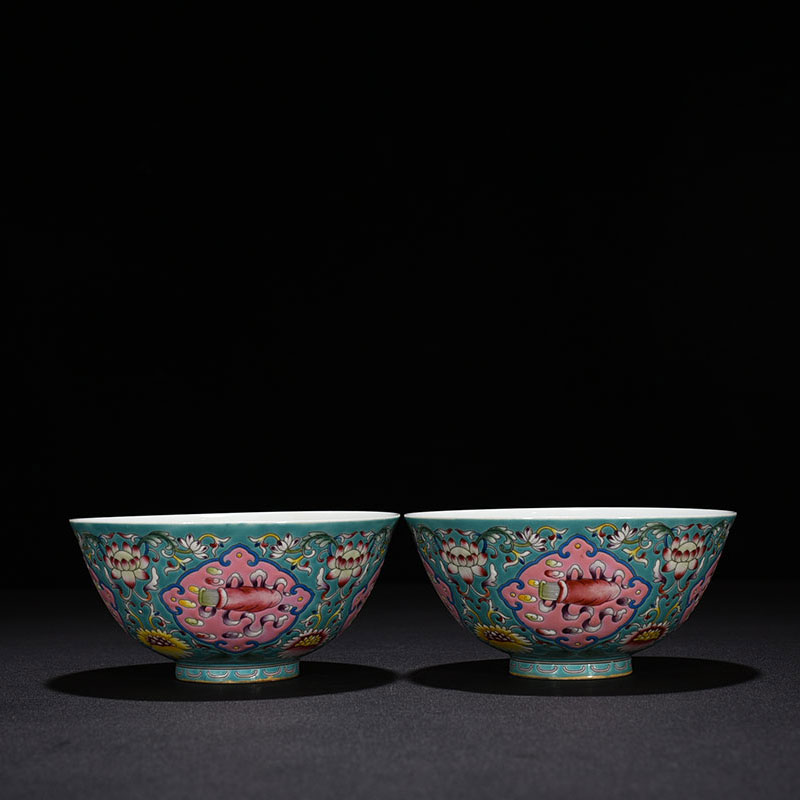 Qing Yongzheng green space pastel qin, chess, calligraphy and painting bowl