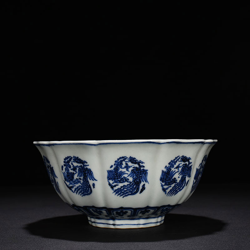 Ming Xuande blue and white phoenix pattern Kuikou bowl