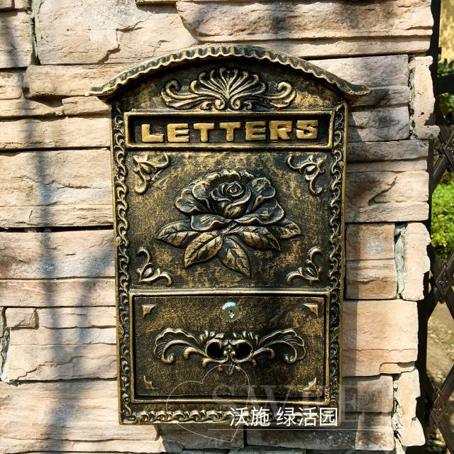 Exquisite European villa cast iron mailbox Outdoor pastoral vintage mailbox Wrought iron hanging wall with lock newspaper box rainproof