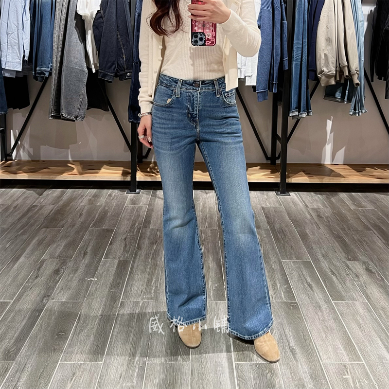 26 Spring New Collection Levis 726 High-Waisted Flared Jeans for Women A3410-0168