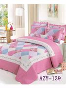 Bông quilting là điều hòa không khí của mùa hè mát mẻ bởi trải giường ba mảnh hai mảnh tấm chăn được phủ một mảnh duy nhất