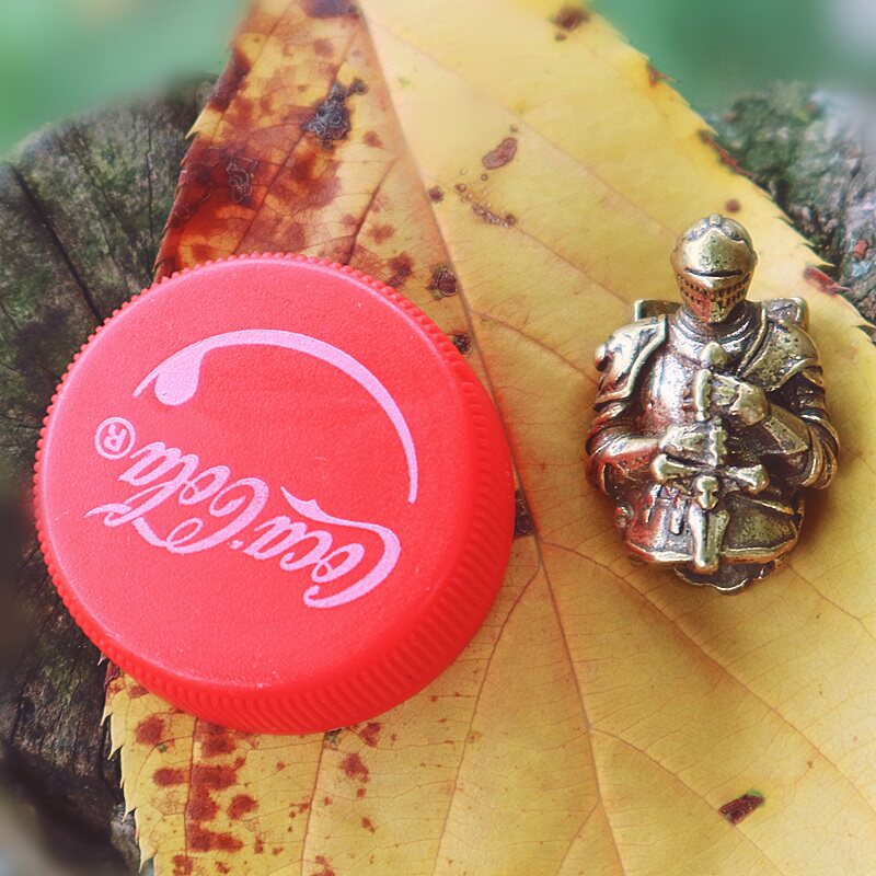 Retro Vicisines Basilica Rider Brass Crusader Armour Warrior Knife Pendant Umbrella Rope KEY PENDANT DIY ORNAMENT