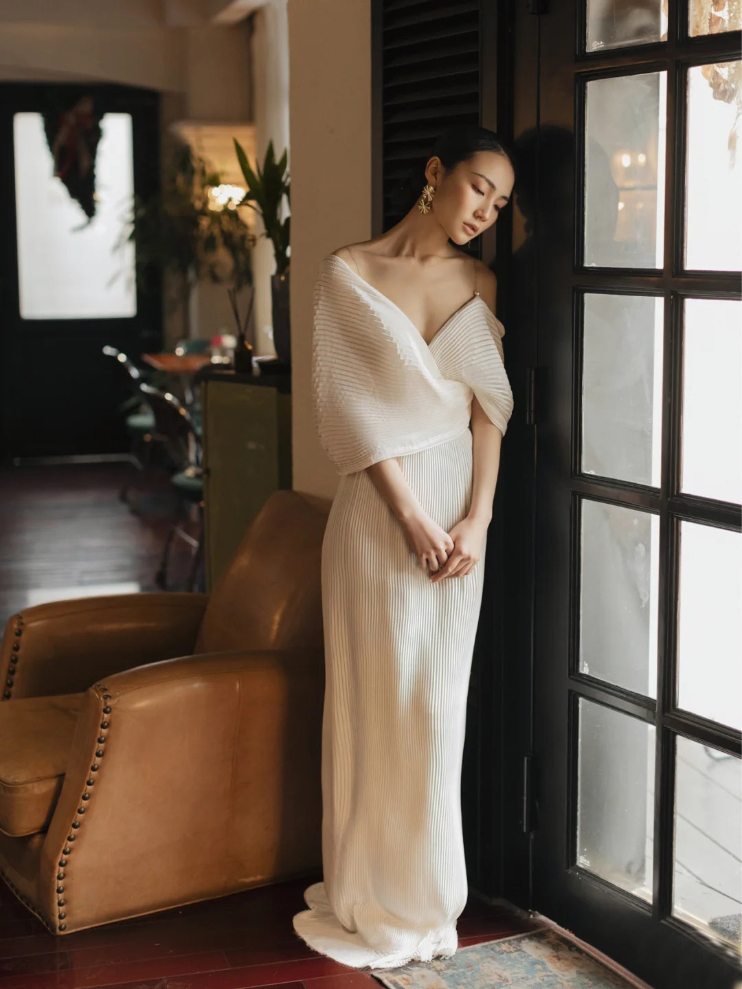 Satin light wedding dress 2022 new bridal French simple V-neck elegant waist fishtail toast dress temperament woman