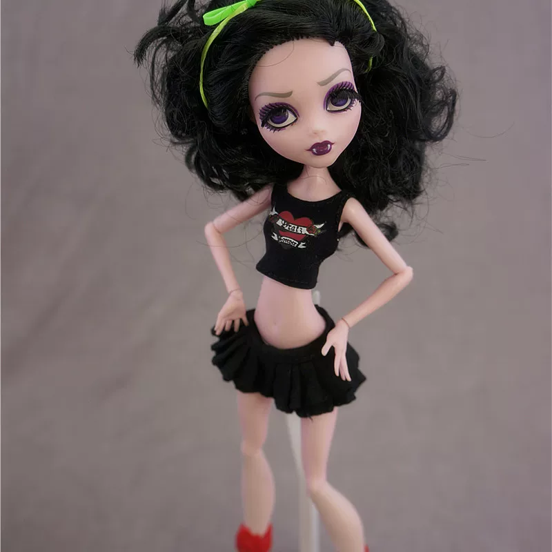 Одежда для кукол (Monster High) третья волна — одиночные костюмы, разные цвета