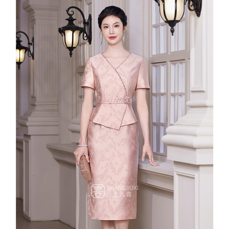 Qipao Dress for Petite Women, Pink, Slim Fit, Waist-Cinching, Mother's Formal Dress, Mother-In-Law's Wedding Banquet Outfit, 2026 New Style, Elegant and Youthful Qipao Dress for Petite Women, Pink, Slim Fit, Waist-Cinching, Mother's Formal Dress, Mother-In-Law's Wedding Banquet Outfit, 2026 New Style, Elegant and Youthful