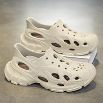 Trendy brand Crocs Mens Cool Summer Hollow Outerwear Non-slip Thick Sole Shoes with Shit Feeling Outdoor Rafting and Driving All-inclusive Coconut