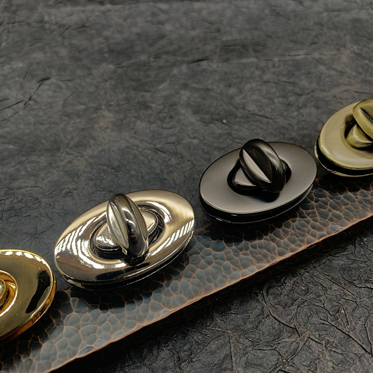 Dongguan broken copper screw lock lock DIY interlocked handbag leather bag accessories torque package lock pack female bag