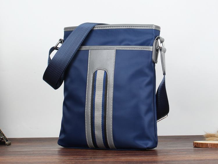Mới ba lô đeo chéo ba lô thời trang giản dị Hàn Quốc của túi xách nylon dọc Oxford nam và nữ túi zara