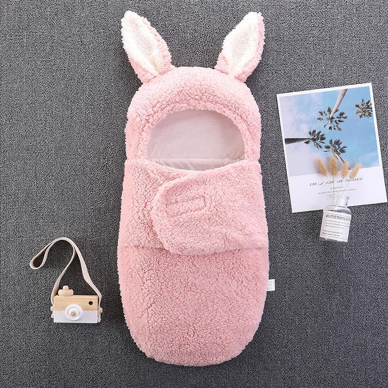 Newborn baby blanket newborn sleeping bag supplies baby hug quilt autumn and winter warm spring and autumn lamb velvet quilt